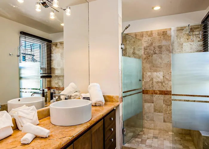Tezal Penthouse Private Rooftop & Jacuzzi *